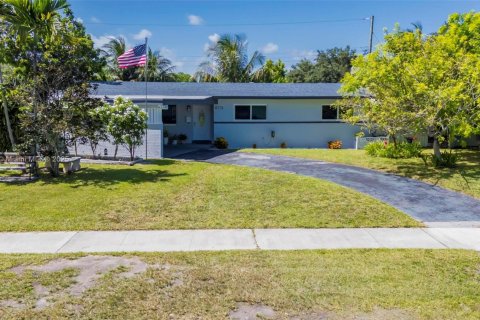 Casa en venta en Cutler Bay, Florida, 3 dormitorios, 120.49 m2 № 1979081 - foto 3