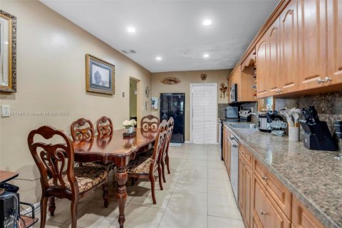 Casa en venta en Cutler Bay, Florida, 3 dormitorios, 120.49 m2 № 1979081 - foto 24