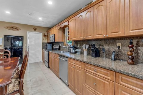 Casa en venta en Cutler Bay, Florida, 3 dormitorios, 120.49 m2 № 1979081 - foto 25