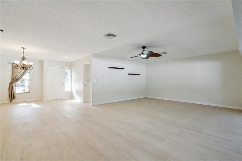 House in Bradenton, Florida 2 bedrooms, 142.7 sq.m. № 1749339 - photo 5