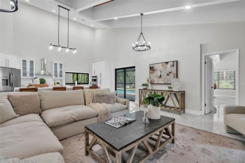 Villa ou maison à vendre à Tampa, Floride: 6 chambres, 423.45 m2 № 1524841 - photo 12