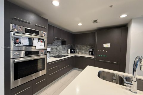 Снять в аренду кондоминиум в Дорал, Флорида 2 спальни, 99.03м2, № 2077985 - фото 11