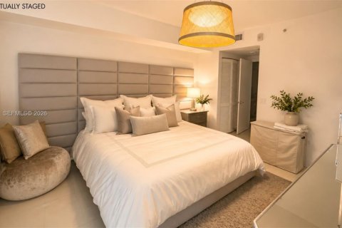 Снять в аренду кондоминиум в Дорал, Флорида 2 спальни, 99.03м2, № 2077985 - фото 2