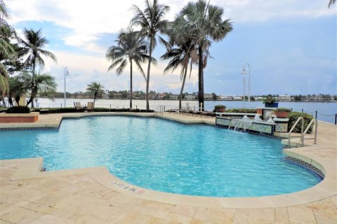 Condominio en alquiler en Hypoluxo, Florida, 2 dormitorios, 102.66 m2 № 1049843 - foto 1