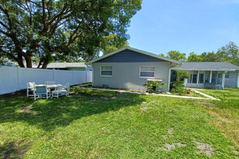 House in Winter Park, Florida 2 bedrooms, 92.9 sq.m. № 2202494 - photo 3