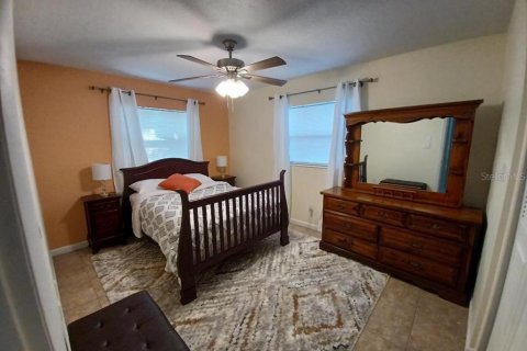 House in Winter Park, Florida 2 bedrooms, 92.9 sq.m. № 2202494 - photo 12