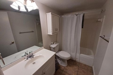 House in Winter Park, Florida 2 bedrooms, 92.9 sq.m. № 2202494 - photo 6