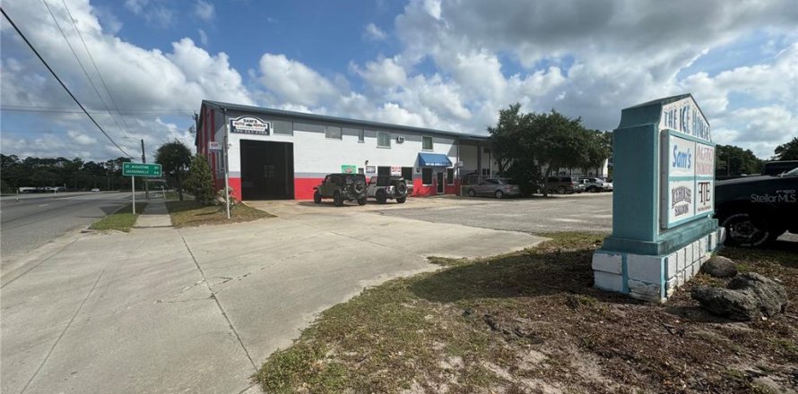 Commercial property in Bunnell, Florida 1167.78 sq.m. № 1541994