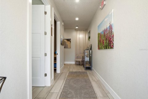House in New Smyrna Beach, Florida 3 bedrooms, 324.97 sq.m. № 2233751 - photo 8