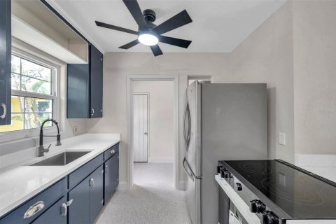 House in Clearwater, Florida 2 bedrooms, 123.37 sq.m. № 1653860 - photo 13