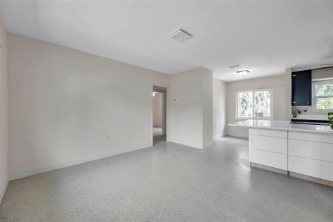 House in Clearwater, Florida 2 bedrooms, 123.37 sq.m. № 1653860 - photo 8