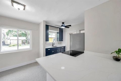 House in Clearwater, Florida 2 bedrooms, 123.37 sq.m. № 1653860 - photo 16