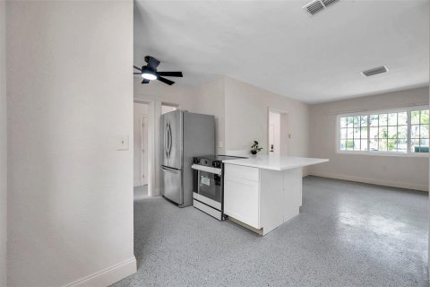 House in Clearwater, Florida 2 bedrooms, 123.37 sq.m. № 1653860 - photo 22
