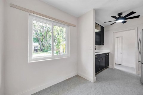 House in Clearwater, Florida 2 bedrooms, 123.37 sq.m. № 1653860 - photo 21