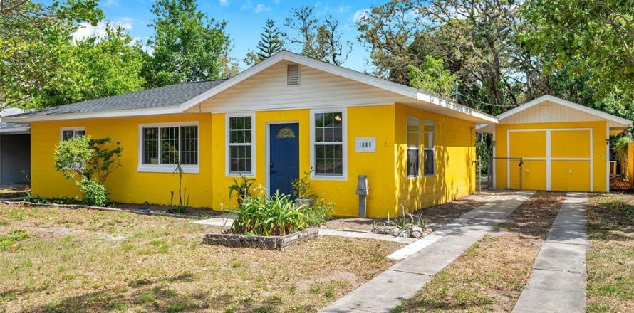 House in Clearwater, Florida 2 bedrooms, 123.37 sq.m. № 1653860