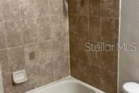 Townhouse in Orlando, Florida 4 bedrooms, 121.89 sq.m. № 2306697 - photo 11