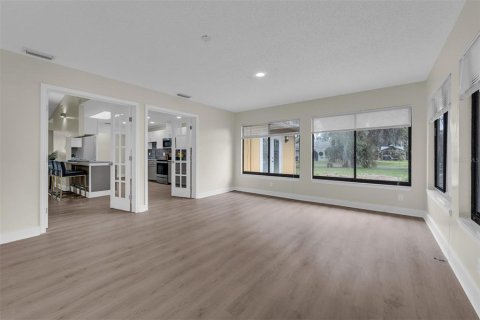 House in New Smyrna Beach, Florida 3 bedrooms, 242.29 sq.m. № 2166794 - photo 14