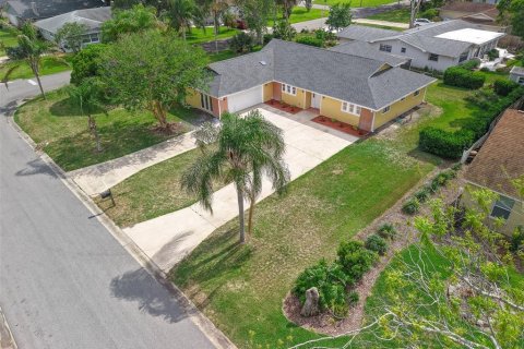 House in New Smyrna Beach, Florida 3 bedrooms, 242.29 sq.m. № 2166794 - photo 29
