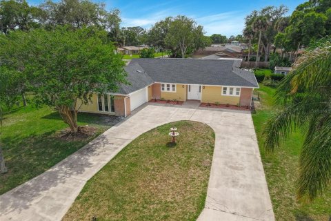 House in New Smyrna Beach, Florida 3 bedrooms, 242.29 sq.m. № 2166794 - photo 28
