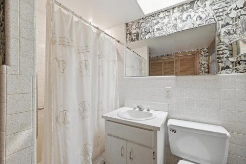 Villa ou maison à vendre à Homosassa, Floride: 2 chambres, 236.16 m2 № 2234023 - photo 18