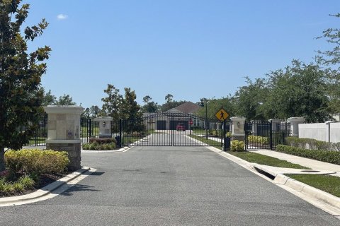 House in Oviedo, Florida 4 bedrooms, 244.89 sq.m. № 1755525 - photo 5