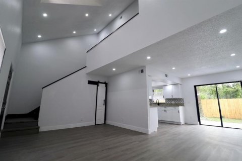Touwnhouse à vendre à Seffner, Floride: 3 chambres, 115.66 m2 № 2416674 - photo 12