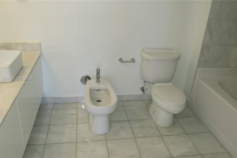 Condominio en venta en Miami, Florida, 1 dormitorio, 70.7 m2 № 2029857 - foto 7