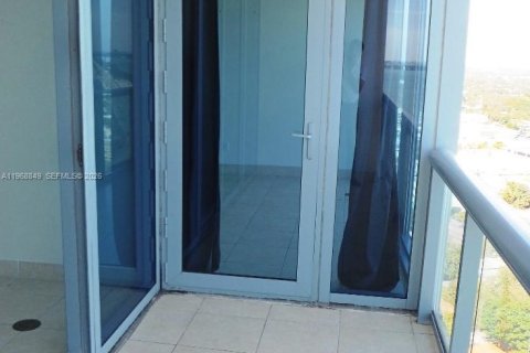 Купить кондоминиум в Майами, Флорида 1 спальня, 70.7м2, № 2029857 - фото 10