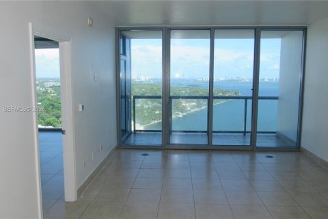 Condominio en Miami, Florida, 1 dormitorio  № 2029857