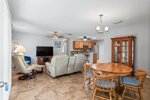 Villa ou maison à vendre à The Villages, Floride: 2 chambres, 107.4 m2 № 1905045 - photo 8