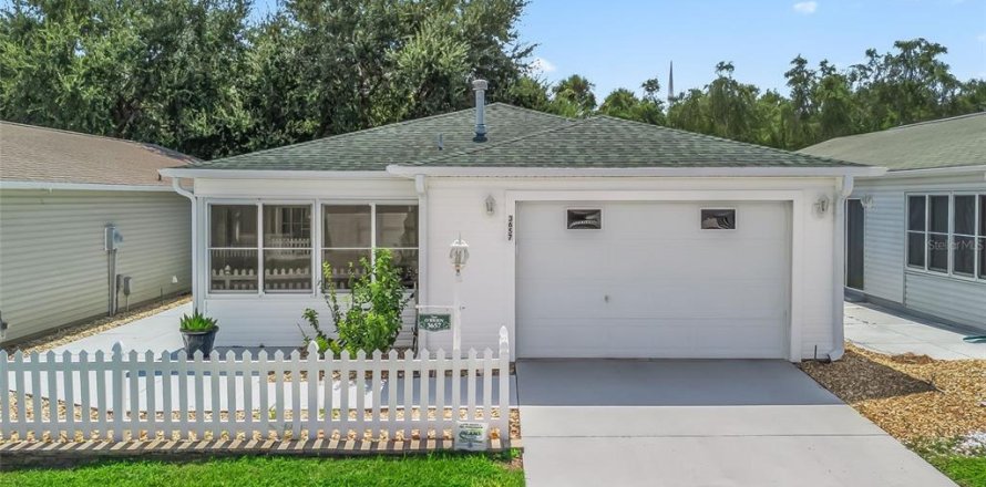 Villa ou maison à The Villages, Floride 2 chambres, 107.4 m2 № 1905045