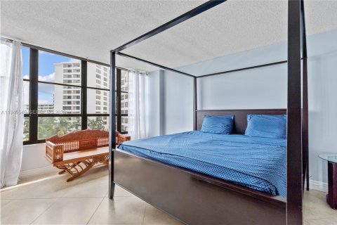 Copropriété à louer à Hallandale Beach, Floride: 2 chambres, 130.06 m2 № 2000688 - photo 14