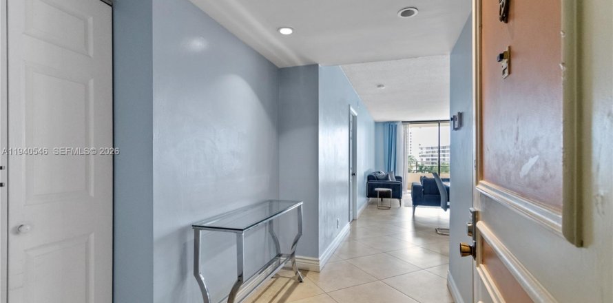 Condo à Hallandale Beach, Floride, 2 chambres  № 2000688