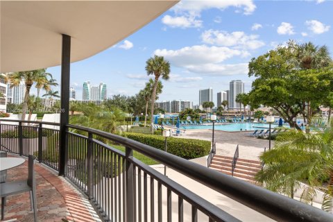 Copropriété à louer à Hallandale Beach, Floride: 2 chambres, 130.06 m2 № 2000688 - photo 19