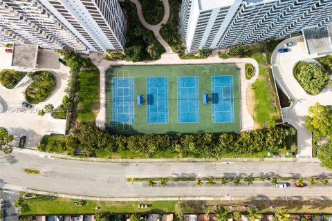 Copropriété à louer à Hallandale Beach, Floride: 2 chambres, 130.06 m2 № 2000688 - photo 30