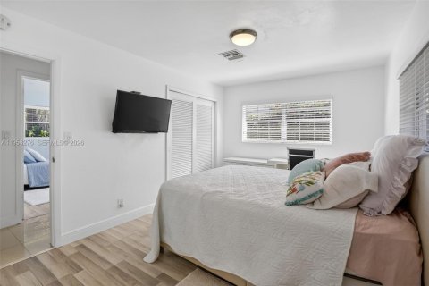 House in Oakland Park, Florida 3 bedrooms, 149.67 sq.m. № 2011870 - photo 19