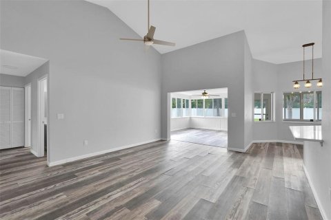 House in Palm Coast, Florida 4 bedrooms, 222.04 sq.m. № 1791873 - photo 9