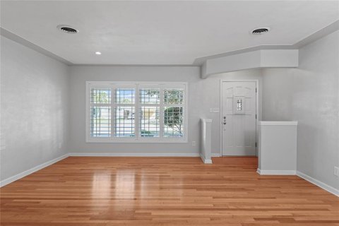 House in Winter Park, Florida 3 bedrooms, 169.73 sq.m. № 1517396 - photo 5