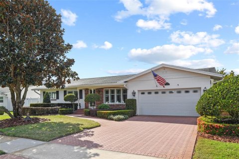 House in Winter Park, Florida 3 bedrooms, 169.73 sq.m. № 1517396 - photo 2