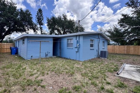 House in Tampa, Florida 4 bedrooms, 113.06 sq.m. № 2304388 - photo 26