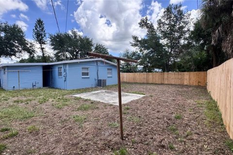 House in Tampa, Florida 4 bedrooms, 113.06 sq.m. № 2304388 - photo 21