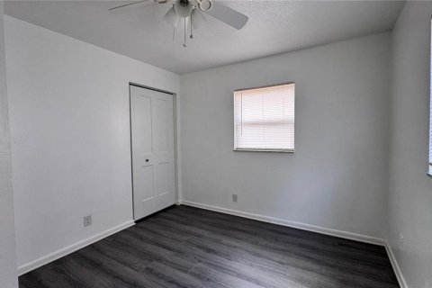 House in Tampa, Florida 4 bedrooms, 113.06 sq.m. № 2304388 - photo 18