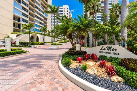Copropriété à louer à Hallandale Beach, Floride: 1 chambre, 92.25 m2 № 2423292 - photo 14