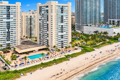 Copropriété à louer à Hallandale Beach, Floride: 1 chambre, 92.25 m2 № 2423292 - photo 13
