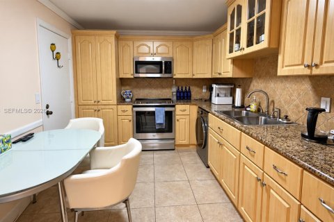 Copropriété à louer à Hallandale Beach, Floride: 1 chambre, 92.25 m2 № 2423292 - photo 7