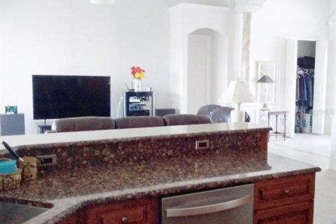 House in Cape Coral, Florida 4 bedrooms, 238.11 sq.m. № 1620300 - photo 19