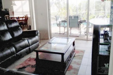 House in Cape Coral, Florida 4 bedrooms, 238.11 sq.m. № 1620300 - photo 7