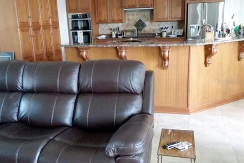 House in Cape Coral, Florida 4 bedrooms, 238.11 sq.m. № 1620300 - photo 10