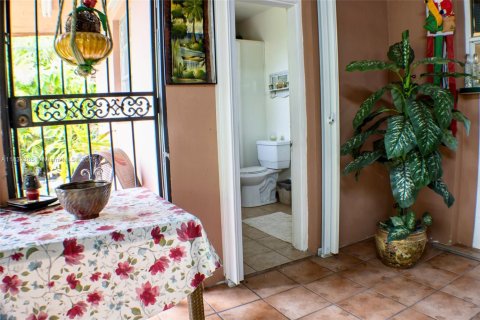Villa ou maison à vendre à Miami, Floride: 3 chambres, 153.38 m2 № 2055380 - photo 29