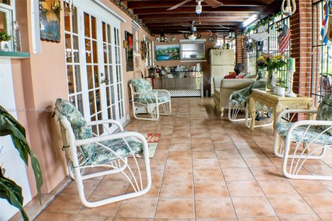 Villa ou maison à vendre à Miami, Floride: 3 chambres, 153.38 m2 № 2055380 - photo 30